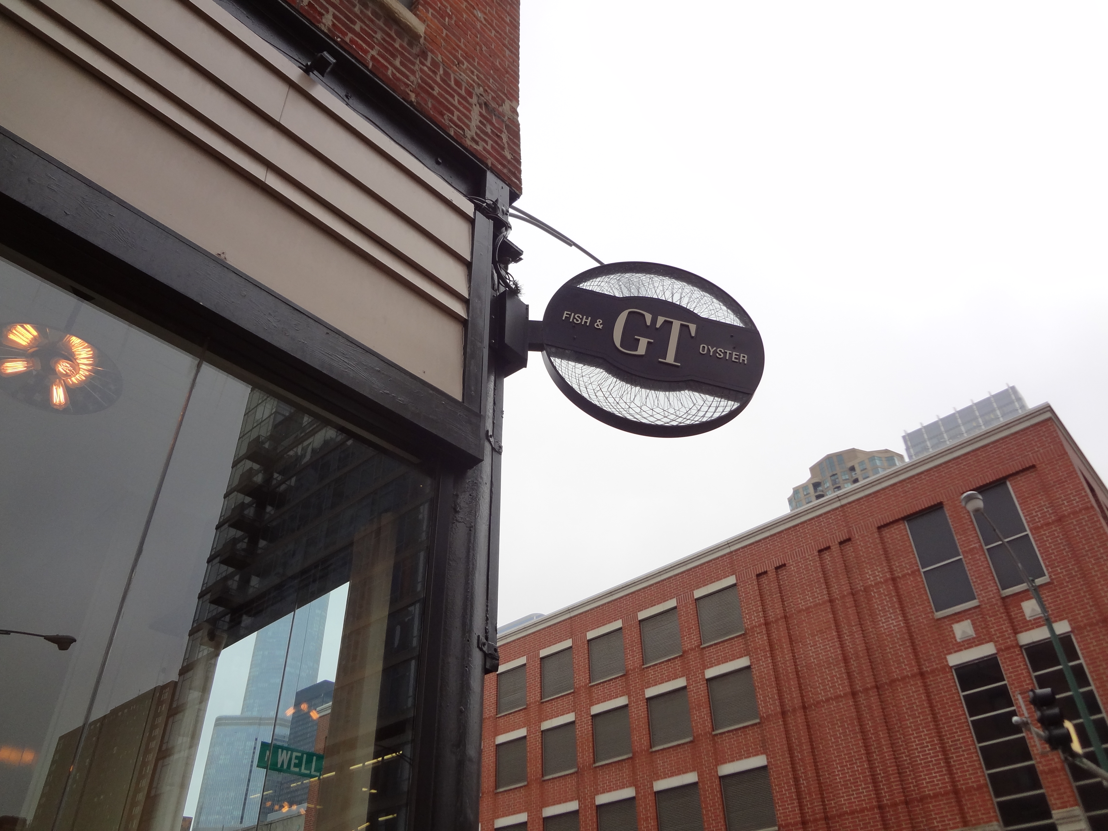GT Fish & Oyster Sign