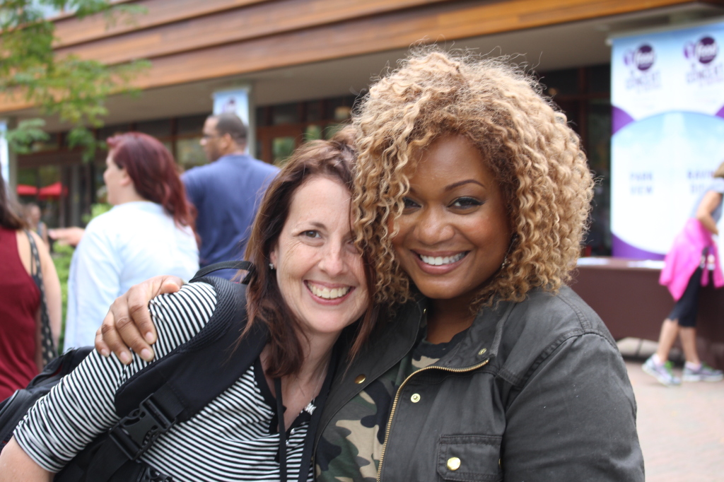 I lovie Sunny Anderson!!  