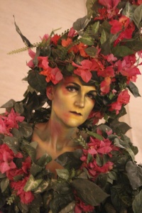 Kudos to the performance artists. She was just beautiful.